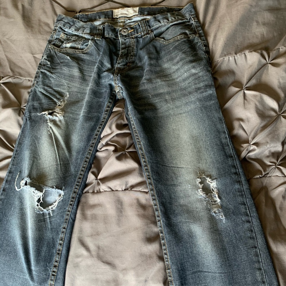 Men’s skinny ripped jeans